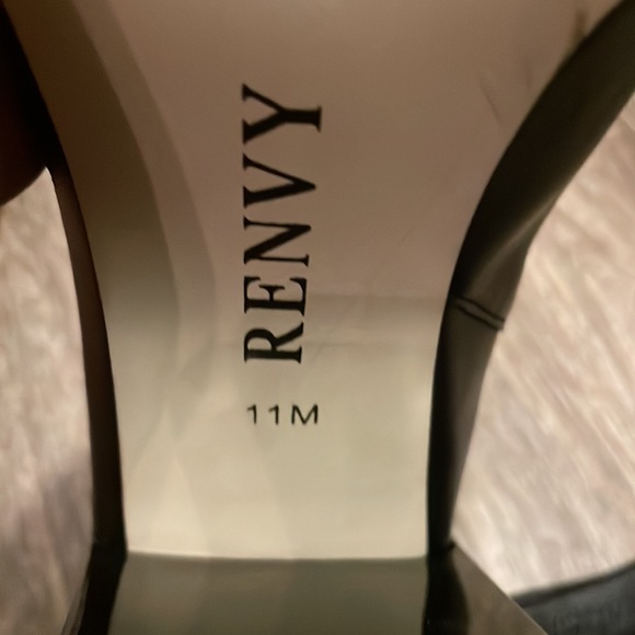 Renvy Cara cupped heel ankle black leather 4.5 inch booties/ boots in size 11 - Picture 10 of 11